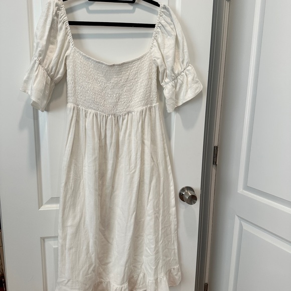 Girl and Sun White Linen Dress - Picture 7 of 7